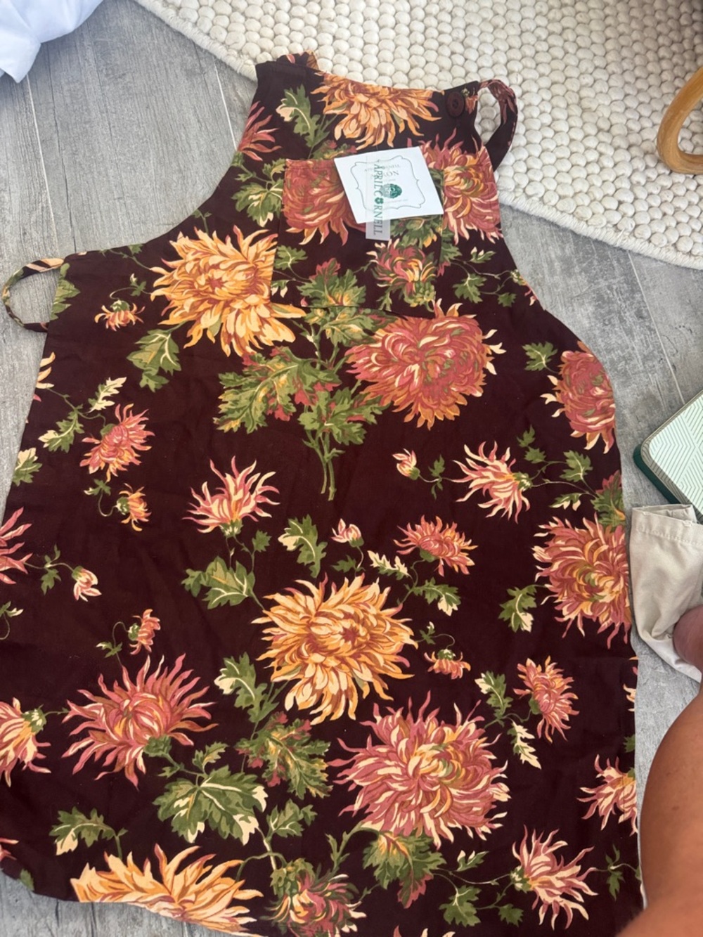 April Cornell Floral Burgundy Apron with Golden Chrysanthemums. New with tags